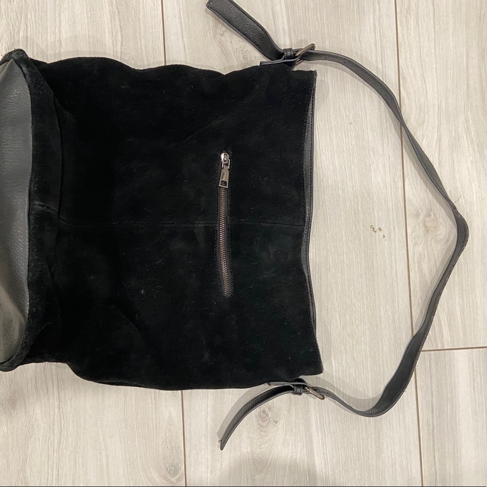Black shoulder bag